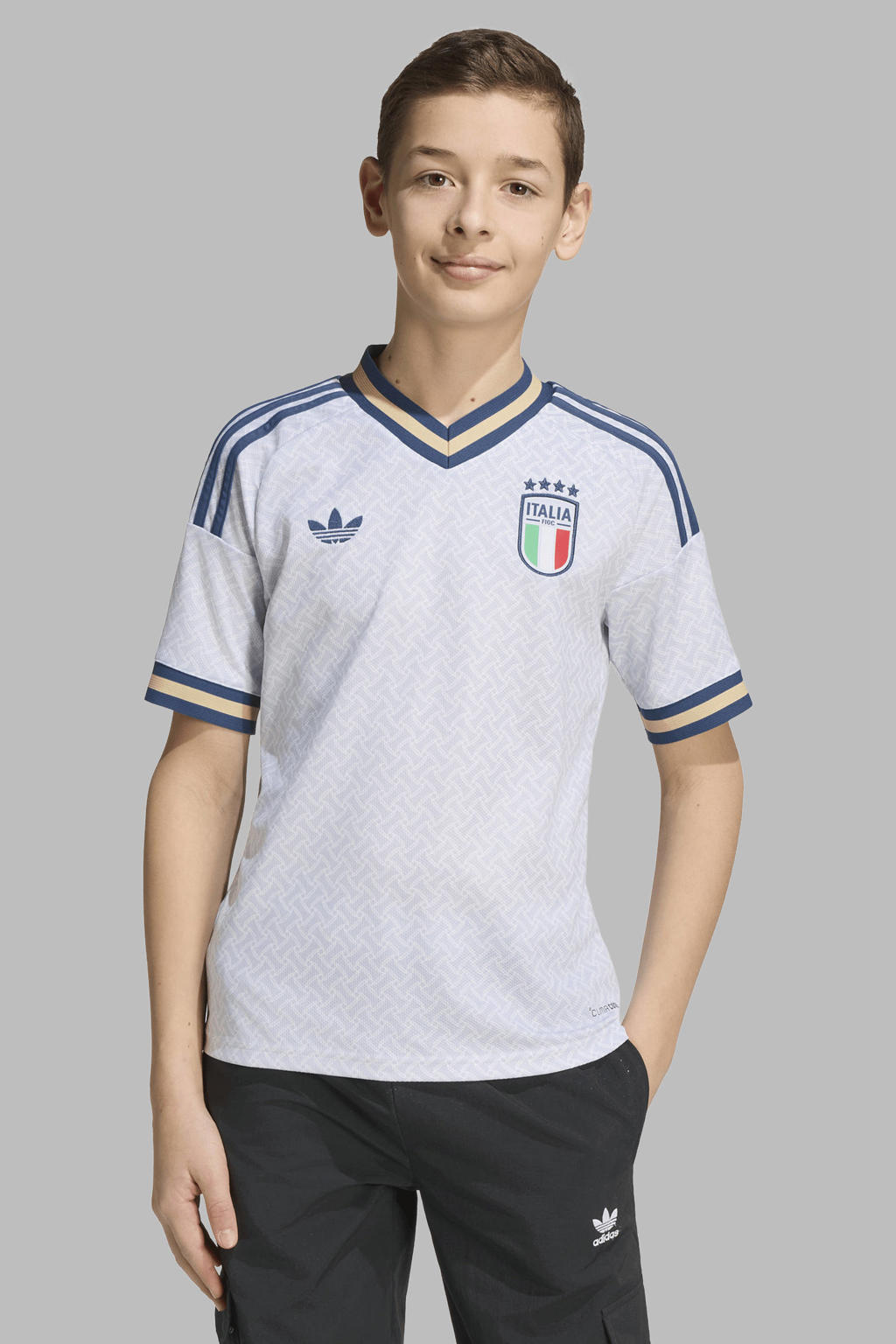 Wit en blauwe jongens en meisjes adidas Performance Junior voetbalshirt Italië Uit van polyester met korte mouwen en ronde hals