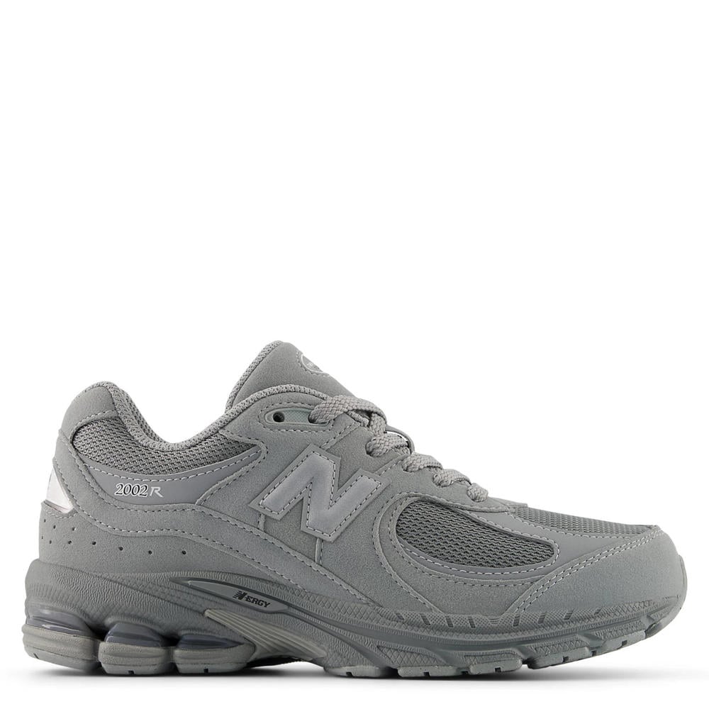 Grijs en donkergrijze jongens en meisjes New Balance 2002 sneakers van imitatieleer/imitatiesuede/mesh met veters