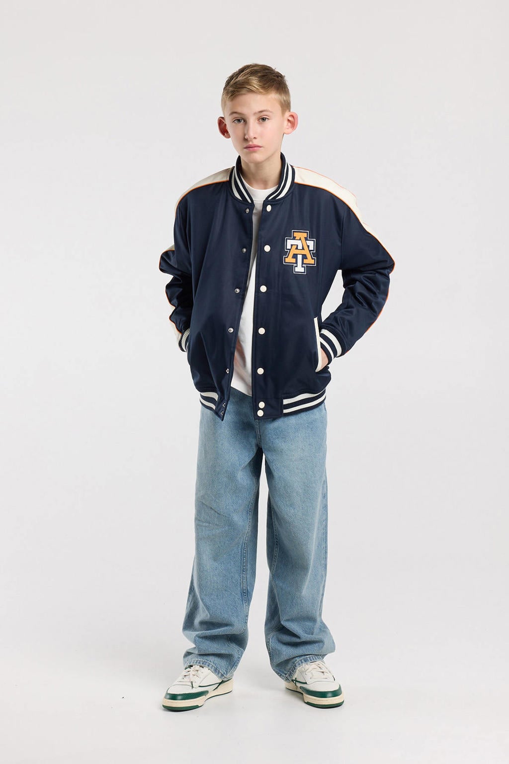 Donkerblauwe jongens America Today bomberjack van polyester met meerkleurige print, lange mouwen, reverskraag, drukknoopsluiting en geribde boorden