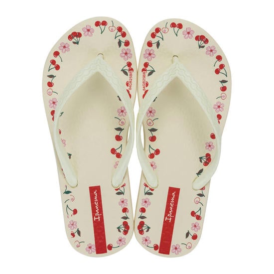 beige teenslippers