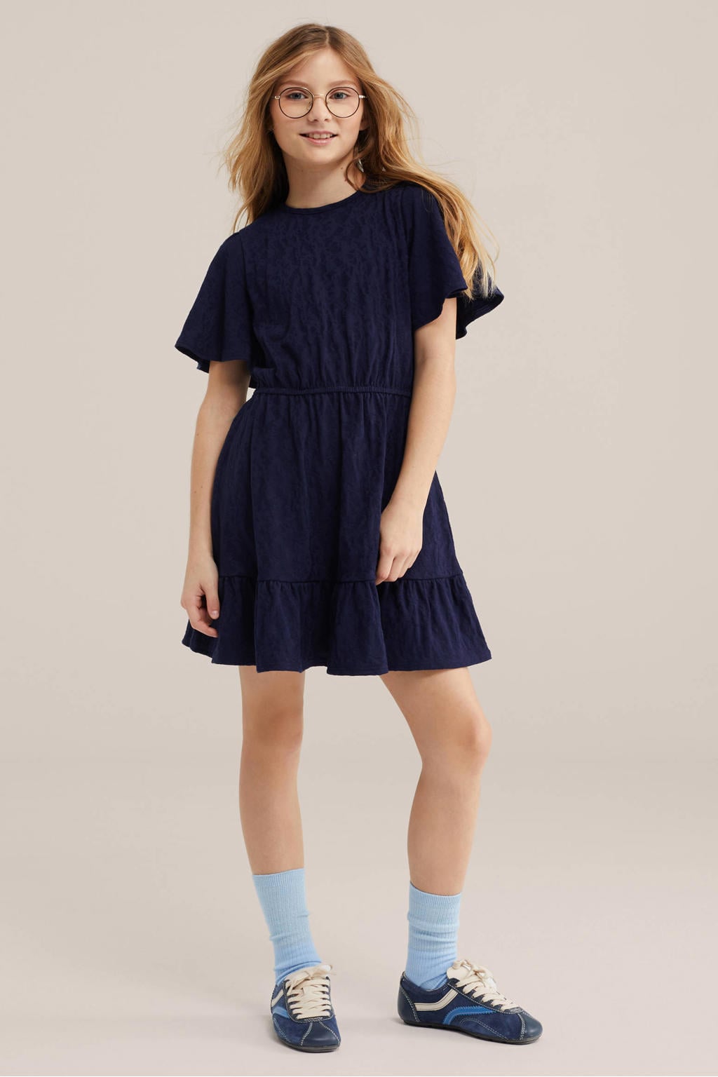 Donkerblauwe meisjes WE Fashion A-lijn jurk van katoen met effen, korte mouwen, ronde hals, knoopsluiting en elastische boord