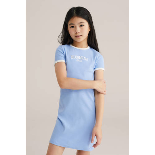 WE Fashion t-shirtjurk lichtblauw Meisjes Stretchkatoen Ronde hals Tekst - maat 122/128 afbeelding