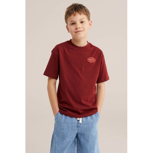 WE Fashion T-shirt met backprint donkerrood Jongens Katoen Ronde hals Backprint - maat 98/104 afbeelding