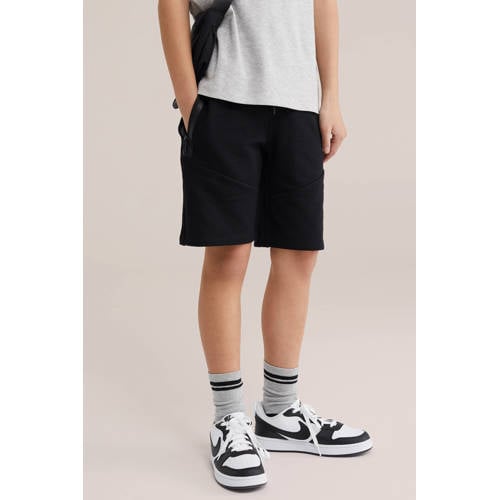 WE Fashion regular sweatshort zwart Effen