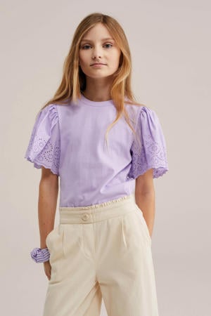 T-shirt lila broderie