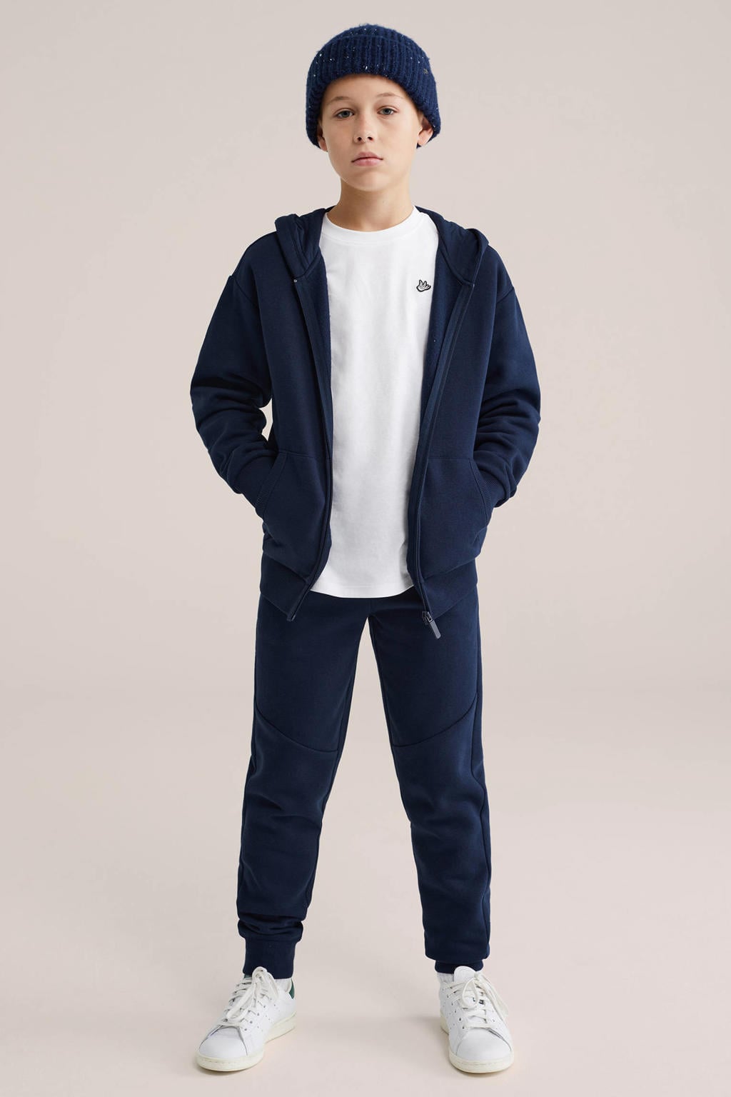 Donkerblauwe jongens WE Fashion sweatvest met effen, lange mouwen, capuchon en ritssluiting