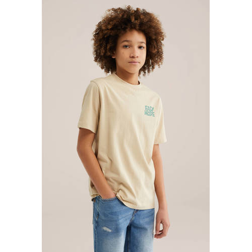 WE Fashion T-shirt met backprint beige Jongens Katoen Ronde hals Backprint - maat 98/104 afbeelding
