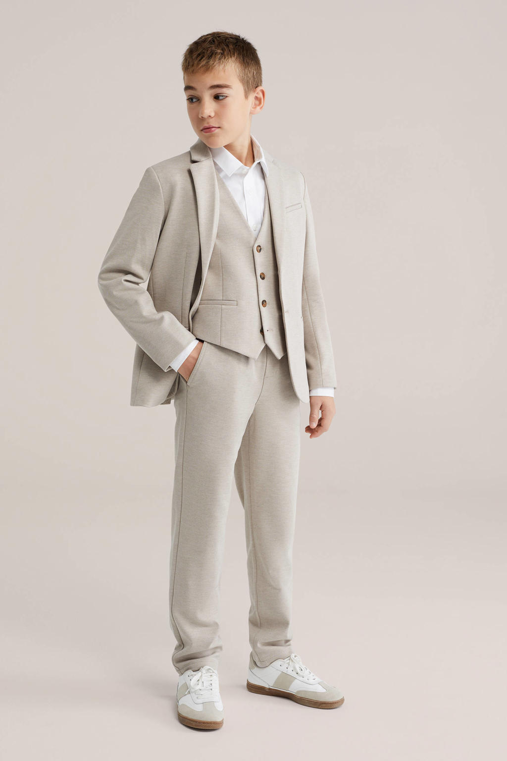 Beige jongens WE Fashion gilet van polyester met effen en smokingkraag