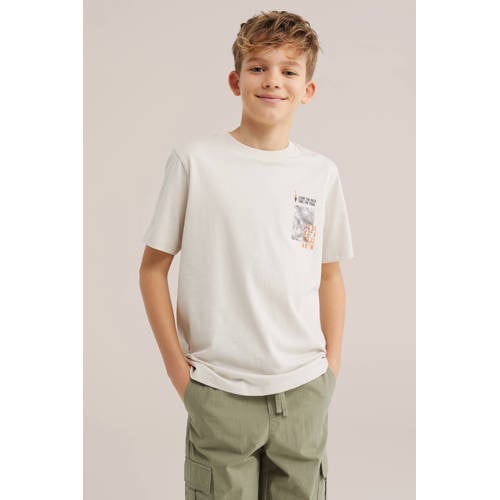 WE Fashion T-shirt met backprint ecru Jongens Katoen Ronde hals Backprint - maat 122/128 afbeelding