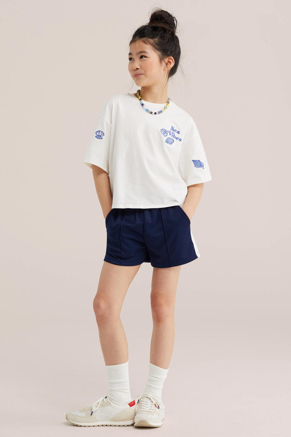 Donkerblauwe meisjes WE Fashion straight sweatshort met elastische tailleband en effen