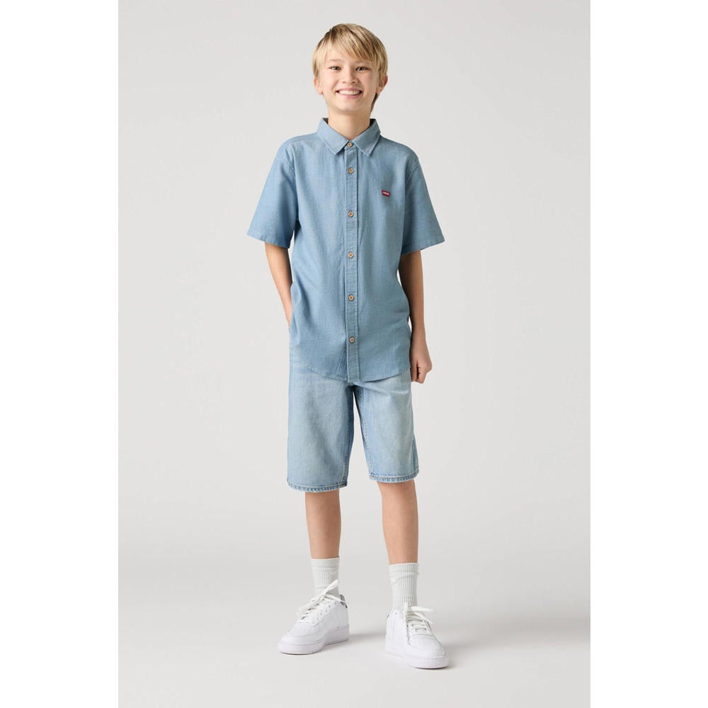 Medium blue denim jongens Levi's short van denim met rits- en knoopsluiting en effen
