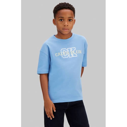 Calvin Klein T-shirt blauw Jongens Katoen Ronde hals Logo - maat 176 afbeelding