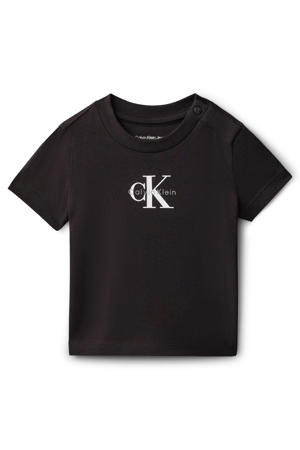 T-shirt + korte broek zwart