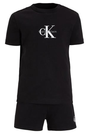 T-shirt + korte broek zwart