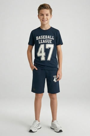 T-shirt + korte broek marineblauw