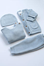 thumbnail: Feetje grof gebreide babybroek The Magic is in You lichtblauw