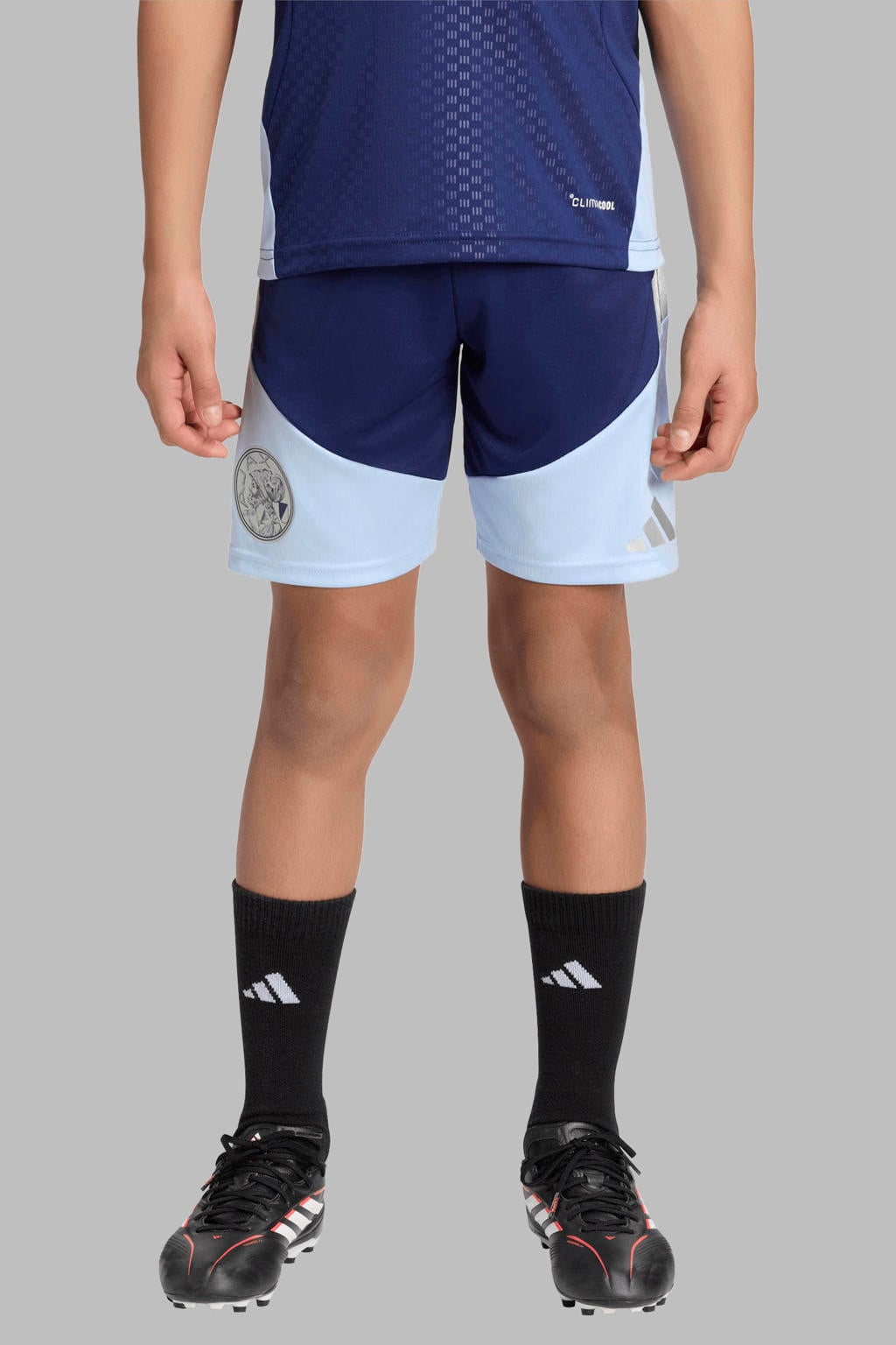 Blauwe jongens en meisjes adidas Performance Junior Ajax Amsterdam voetbalshort Training van polyester met regular fit, elastische tailleband met koord en logo dessin