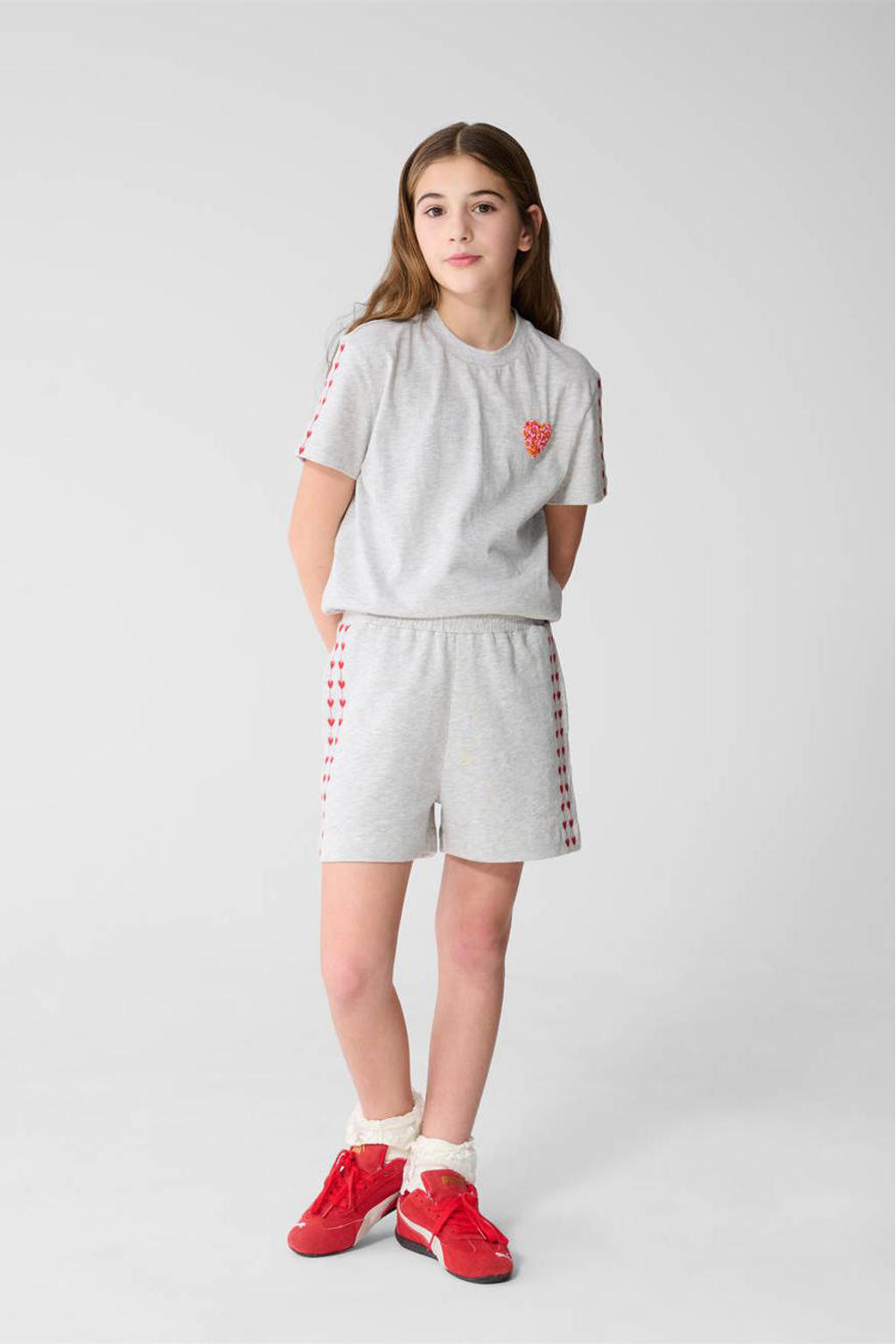 Lichtgrijze meisjes Shoeby T-shirt van katoen met hartjesprint, korte mouwen, ronde hals en contrast bies