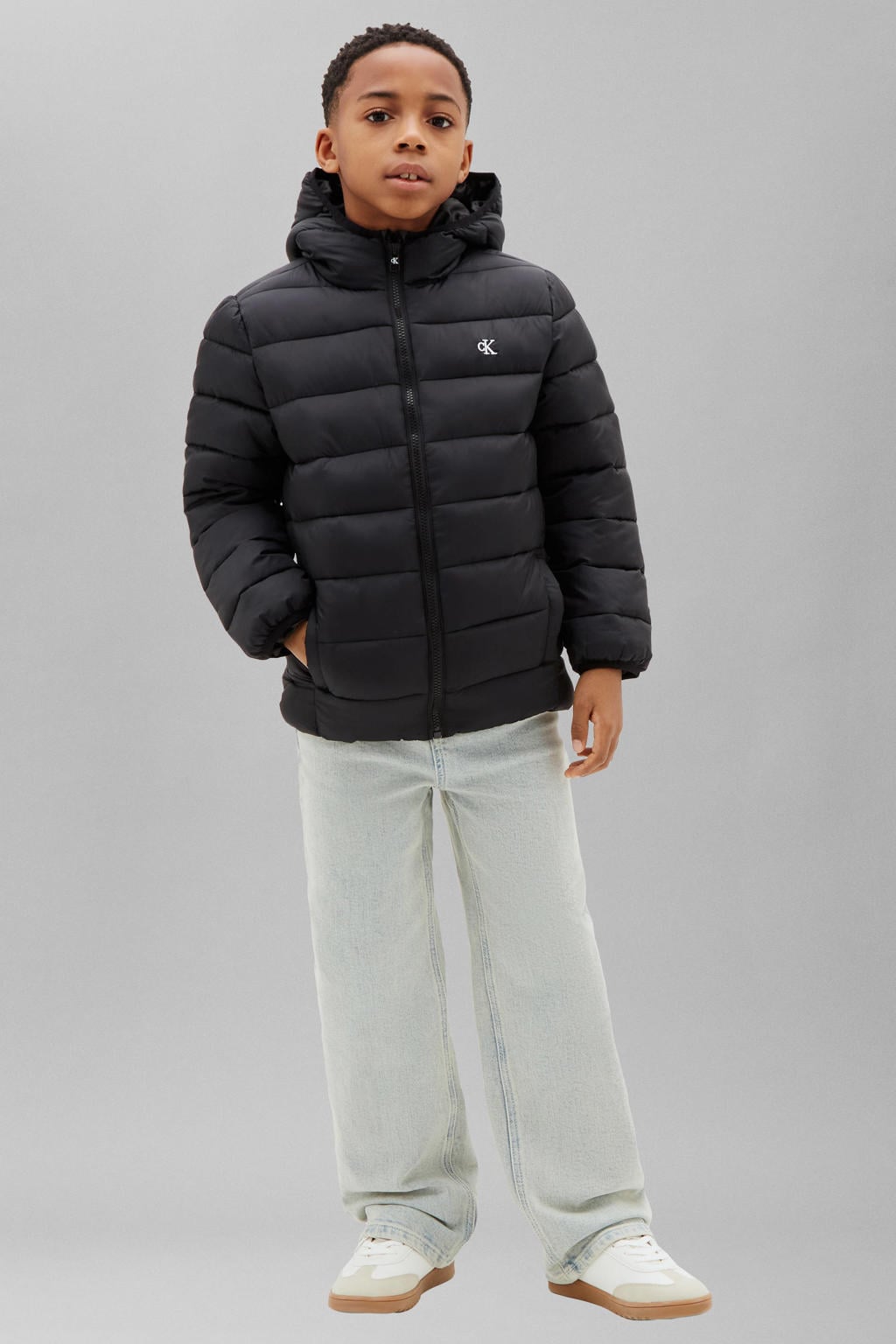 Zwarte jongens Calvin Klein gewatteerde winterjas van polyester met effen, lange mouwen, capuchon en ritssluiting