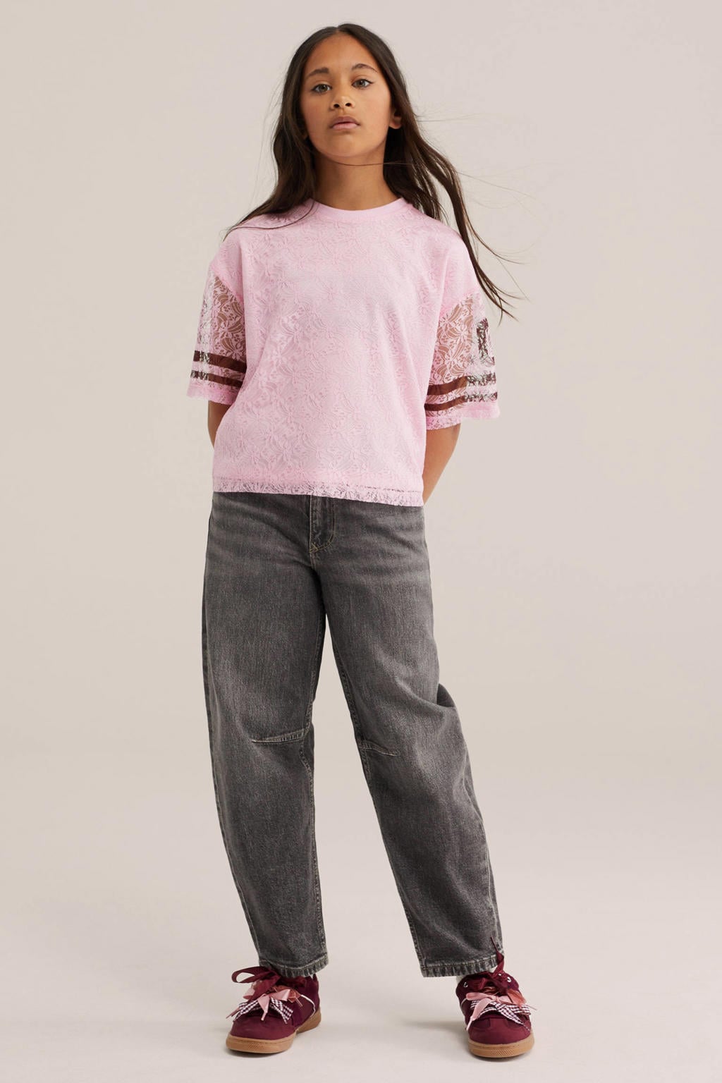 WE Fashion oversized gestreepte semi-transparante T-shirt met tekstprint - roze