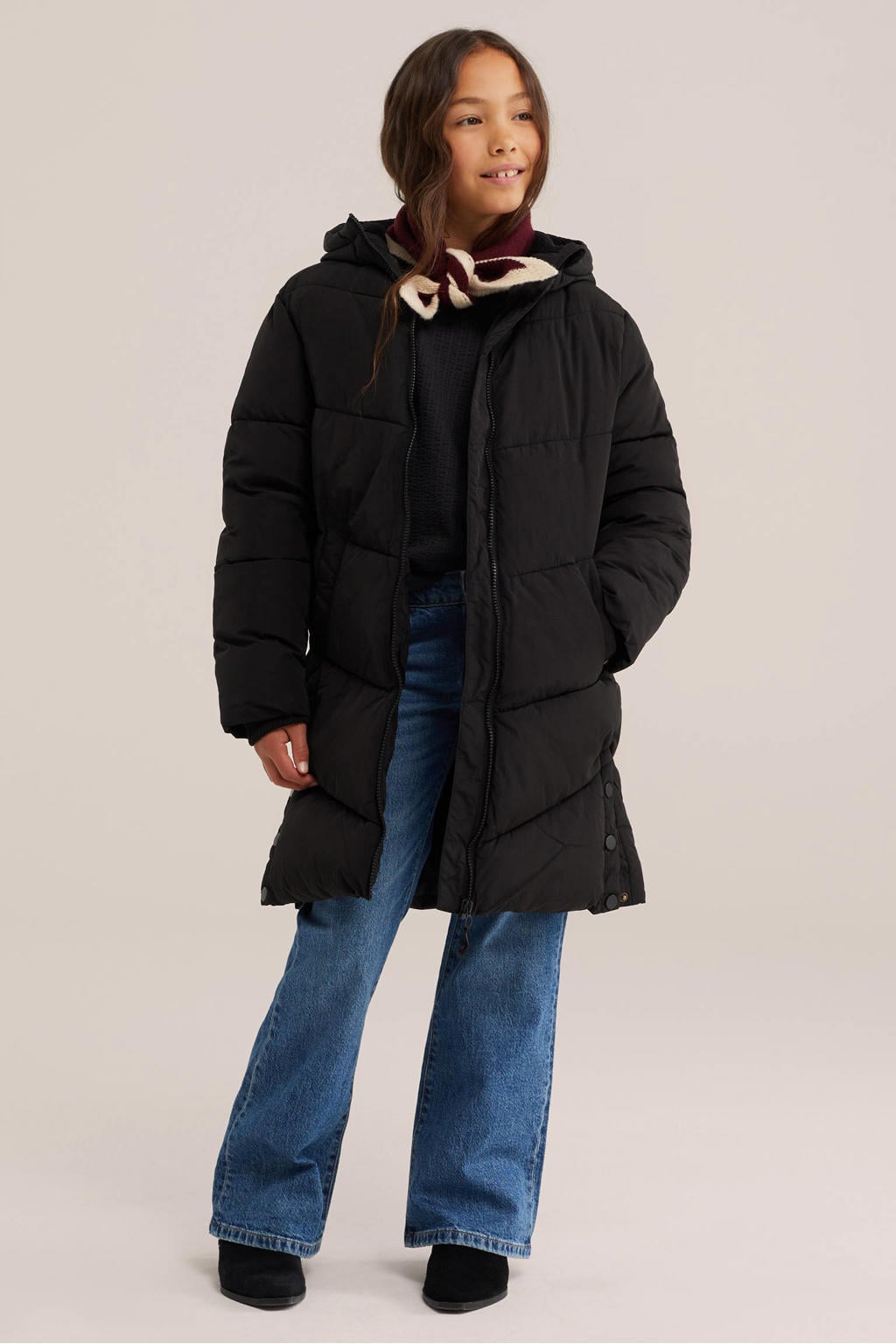 Zwarte meisjes WE Fashion gewatteerde winterjas van polyamide met effen, lange mouwen, capuchon en ritssluiting