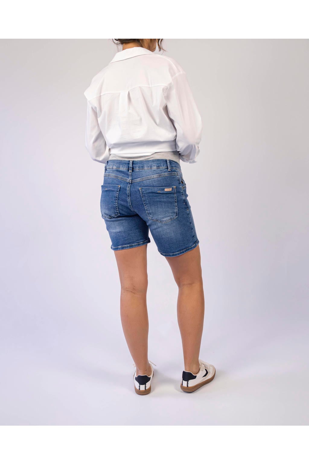 Medium blue denim dames LOVE2WAIT regular zwangerschaps short van denim met knoopsluiting en effen