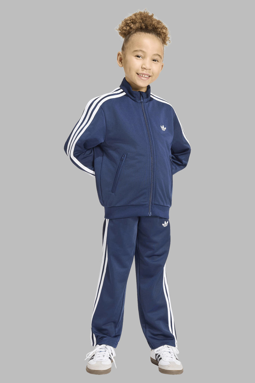 adidas Originals gestreept joggingpak met opstaande kraag - donkerblauw