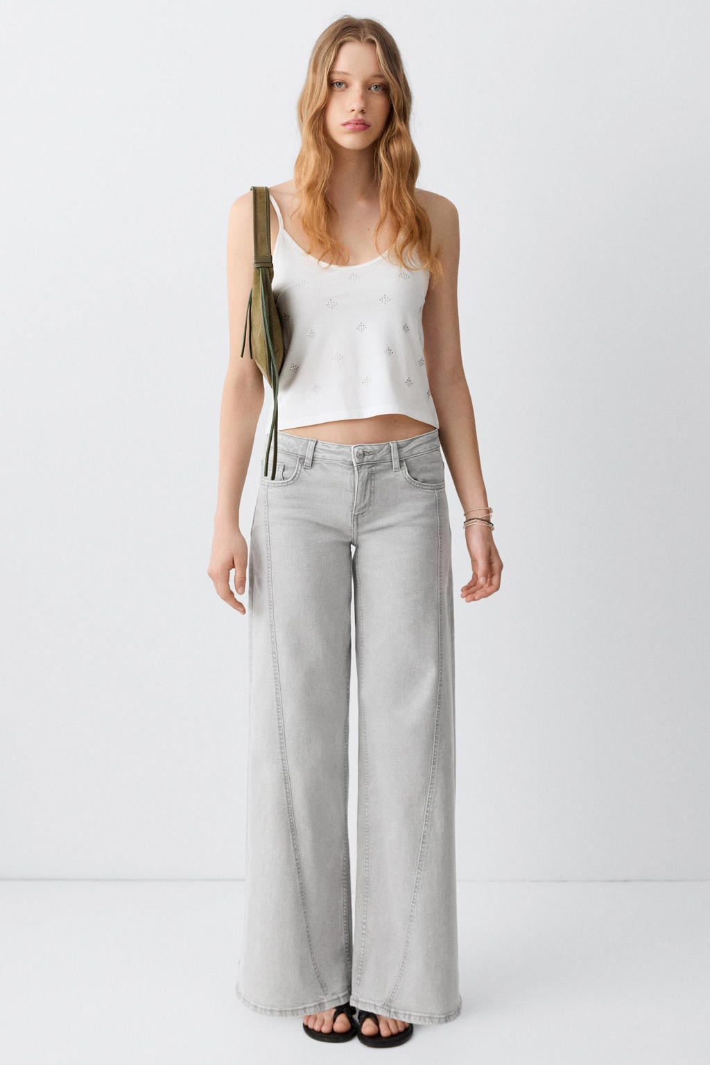 Grey denim meisjes MANGO TEEN flared jeans van denim met low waist, rits- en knoopsluiting en effen
