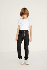 thumbnail: Zwarte jongens NAME IT KIDS broek van sweat materiaal met regular fit, elastische tailleband met koord en effen