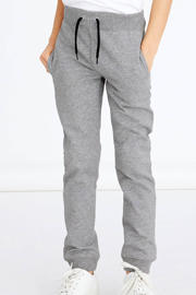 thumbnail: Grijs melange jongens NAME IT KIDS broek melange van sweat materiaal met regular fit, regular waist en effen